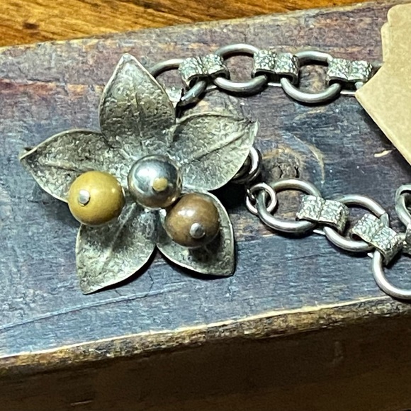 Vintage Hammered Metal Large Flower Statement Bracelet - Picture 2 of 5